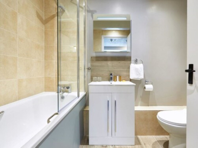 Bathroom 3, The Redesdale, Gloucestershire