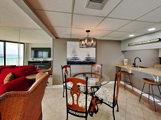 Food & Drinks, Edgewater Leeward by Resort Collection, Bay