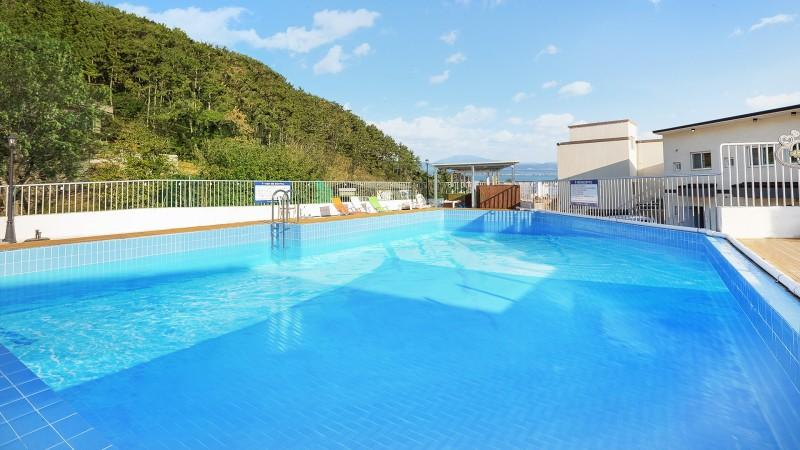 5, Geoje Island Mangosteen Pool Villa, Geoje