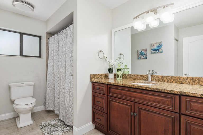 Bathroom 4, Waterfront Retreat, Flagler