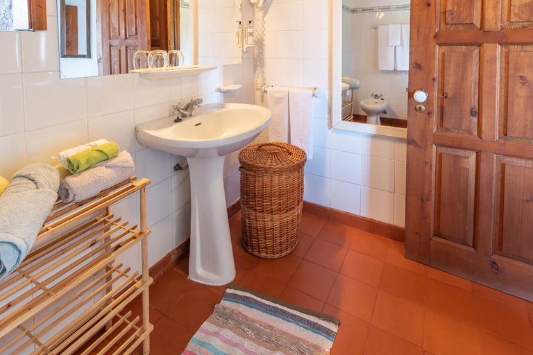 Bathroom 3, Aldeia da Cuada, Lajes das Flores