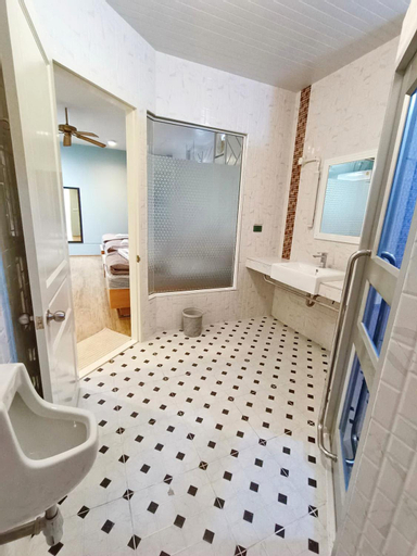 Bathroom 7