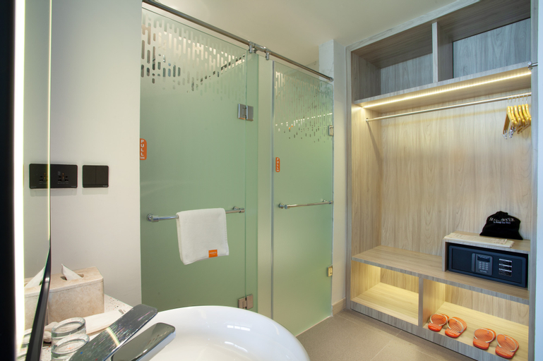 Bathroom 11