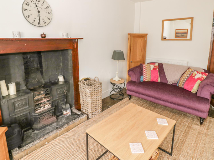 Others 5, May Cottage, Worcestershire