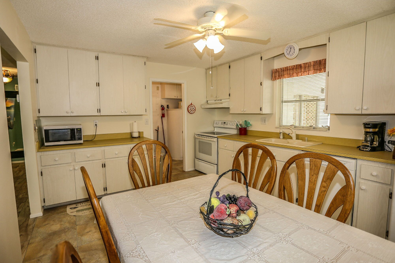 Others 4, 26421 Hickory Blvd, Lee