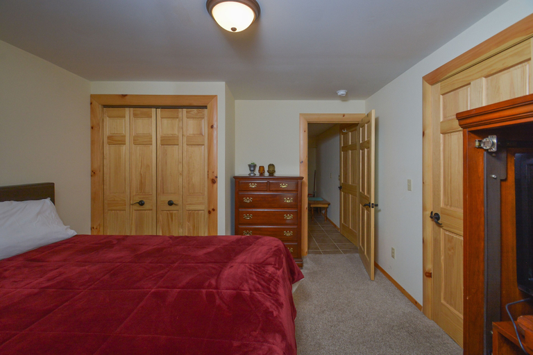 Bedroom 2, Snowbound, Garrett