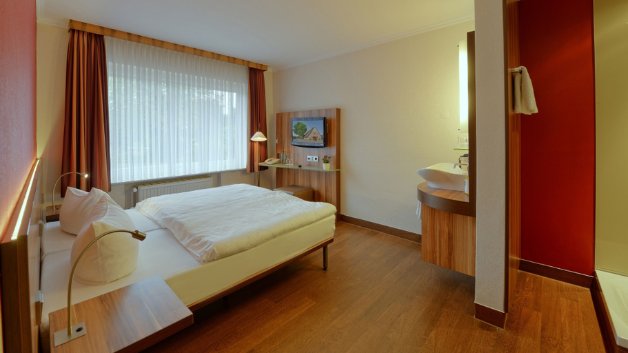Bedroom 3, Landhotel Zur Eiche, Stade
