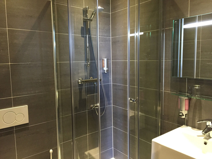 Bathroom 5, Hotel de Prince, Nijmegen