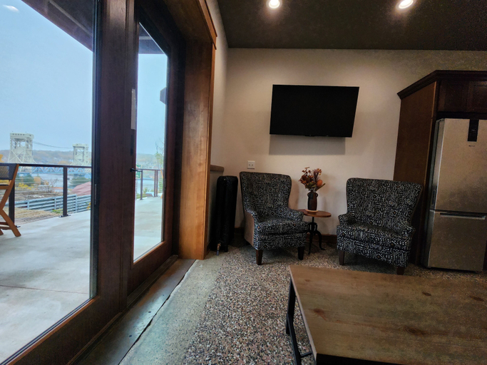 Others 5, The Lodge Luxury Suites, Houghton