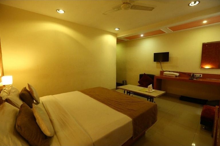 Bedroom 2, Hotel Paradise, Indore