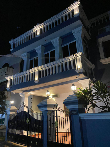 Exterior 6
