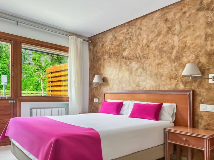 Bedroom 3, Hotel Los Arces, Cantabria
