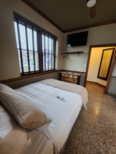 Bedroom 2, The Lodge Luxury Suites, Houghton