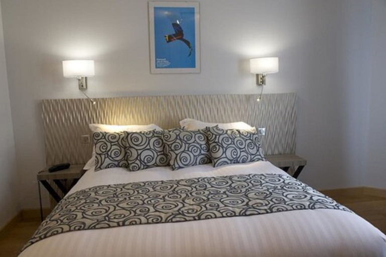 Bedroom 2, Hôtel Les Remparts, Haute-Marne