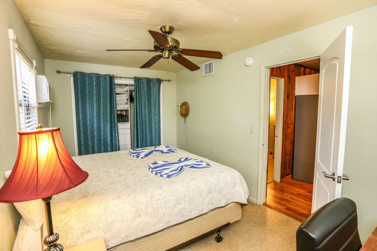 Bedroom 2, 210 Miramar, Lee
