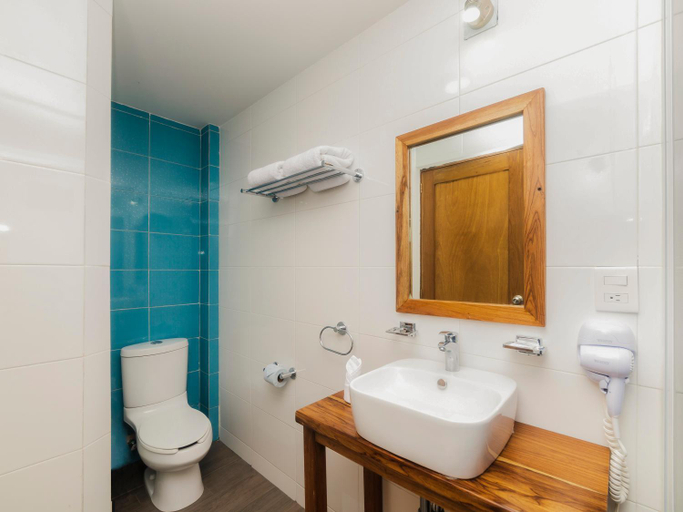 Bathroom 4, Hotel Meson del Barrio, Veracruz