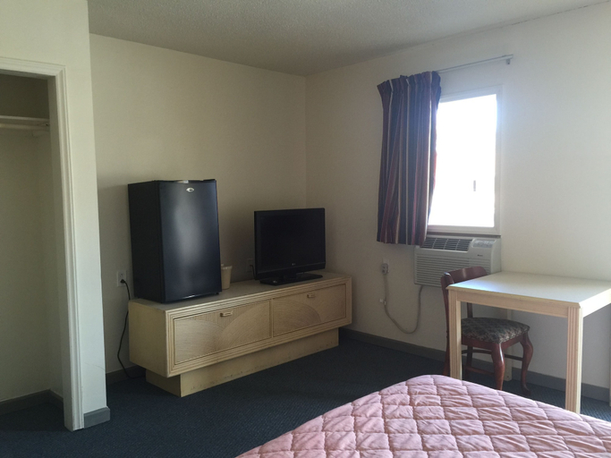 Room 4, Coastal Motel, Onslow