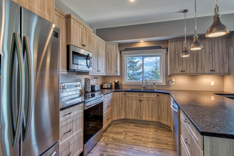 Others 5, Semi-lakefront Luxury Blind Bay - Spring Specials! 2 Bedroom Cottage by RedAwning, Columbia-Shuswap