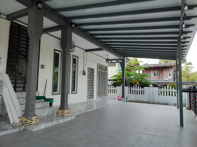 Exterior & Views 9