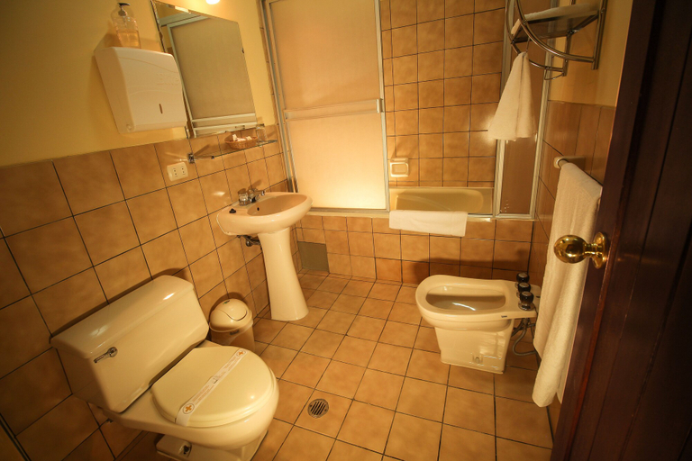Bathroom 3, Hotel Meliana, Arequipa