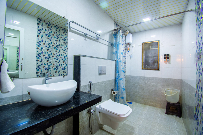 Bathroom 4, Flora Ecostay, Pune