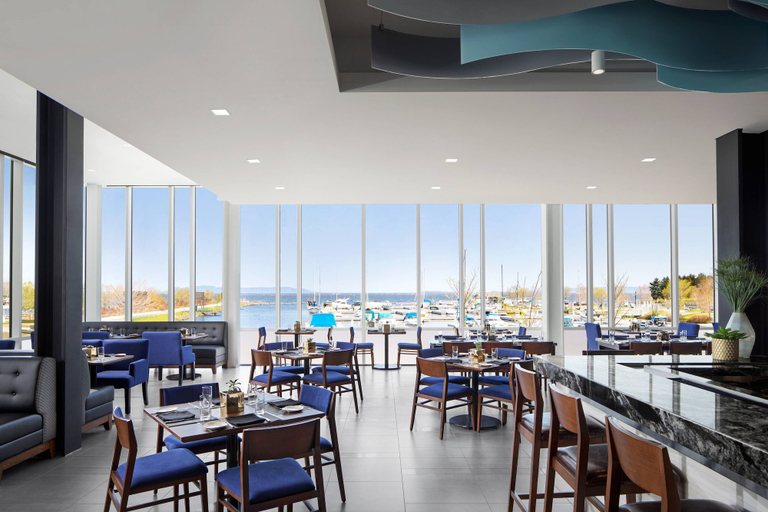 Food & Drinks 5, Delta Hotels by Marriott Thunder Bay, Lake Superior