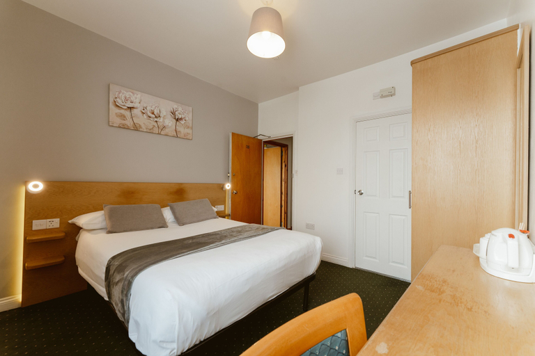 Bedroom 3, Star Hotel, London