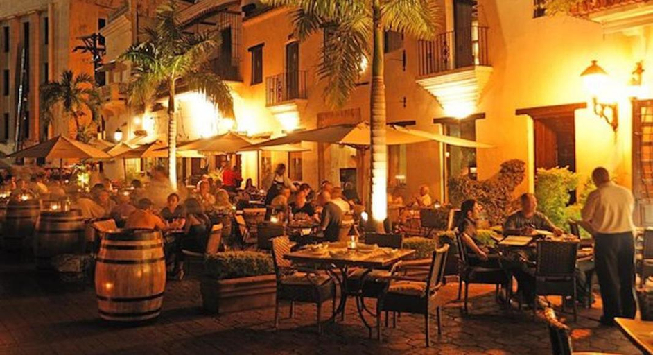 Food & Drinks, Suites By SalcedO, Distrito Nacional