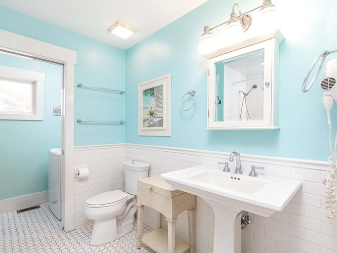 Bathroom 4, Serenity By The Sea by Tybee Vacation Rentals, Chatham