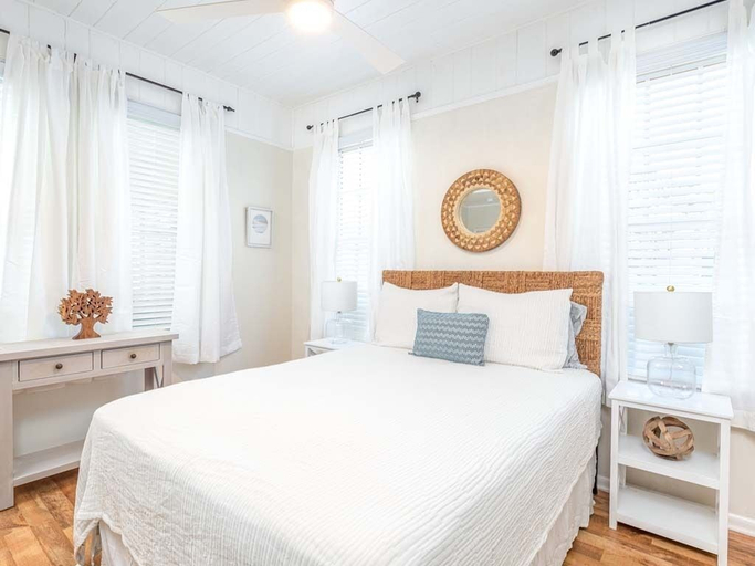 Bedroom 2, Mullet Manor by Tybee Vacation Rentals, Chatham