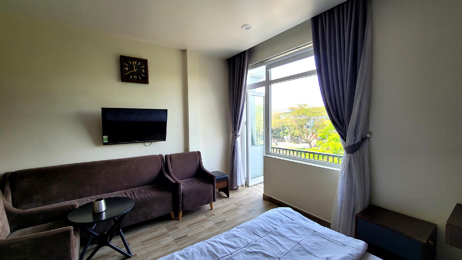 Others 3, Guest house AKA, Huế