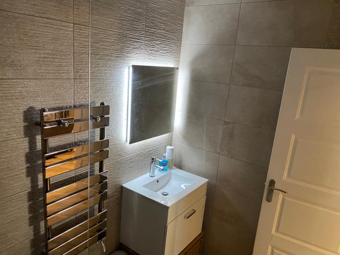 Bathroom, The View, Luxury studio, Derbyshire