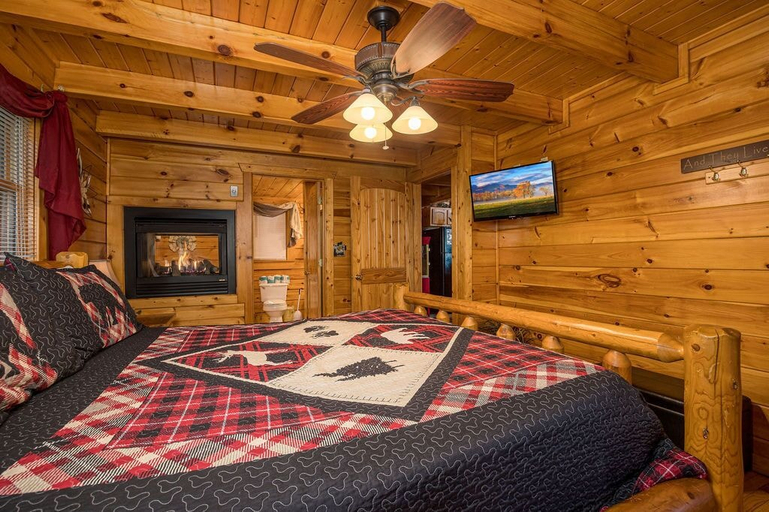 Bedroom 2, Happily Ever After, Sevier