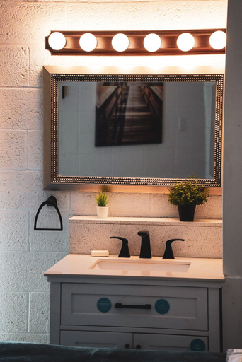 Bathroom 3, Rolling Hills Motel, Sussex