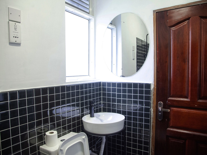 Bathroom 5, The Explorers Hub, Kampala