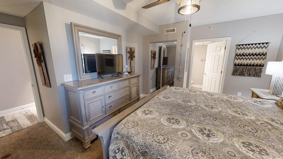 Bedroom 2, Emerald Beach 1327, Bay