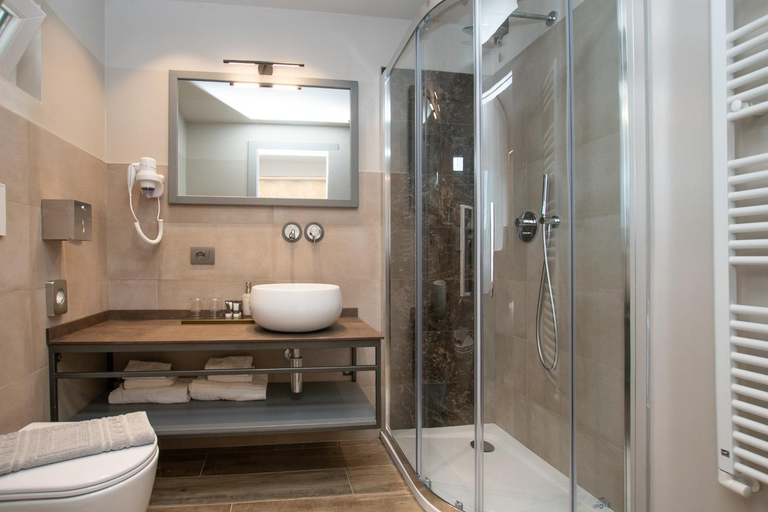 Others 5, Hotel Villa Elia, Savona