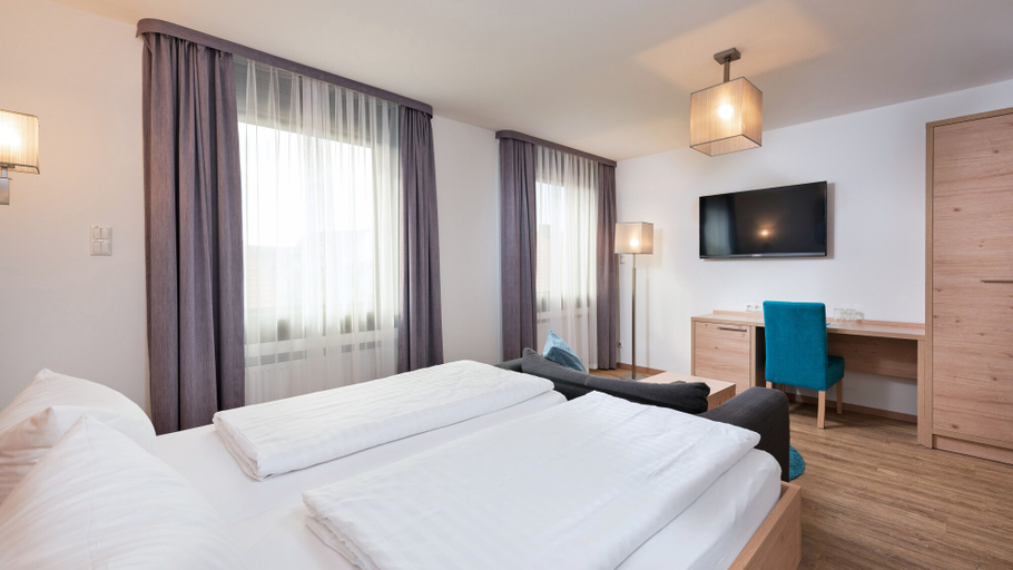 Bedroom 4, Hotel Stadtvilla Central, Schweinfurt