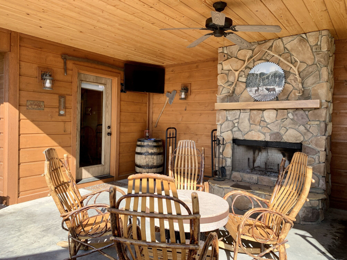Others 5, Kim's Cove Motorcycle-Friendly Cabin features Game Room by RedAwning, Sevier