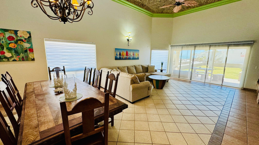 Dining 5, Stunning 4 Bedroom Beach Villa on Sandy Beach at Las Palmas Beachfront Resort V9 3 Villa by RedAwning, Puerto Peñasco