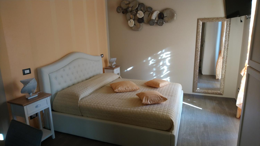 Others 4, L'Isola Dla Cerrea, Cuneo