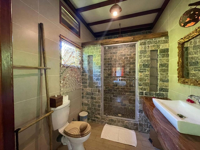 Bathroom 4, La Digue Holiday Villa