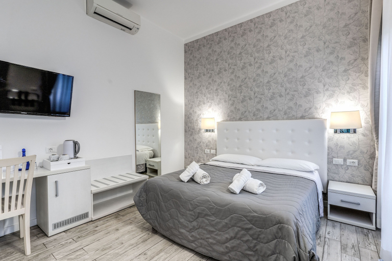 Bedroom 4, Gardenia Suite, Rome