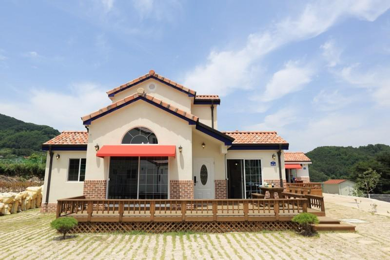 Cheongdo Pine Hill Pension, Dalseong