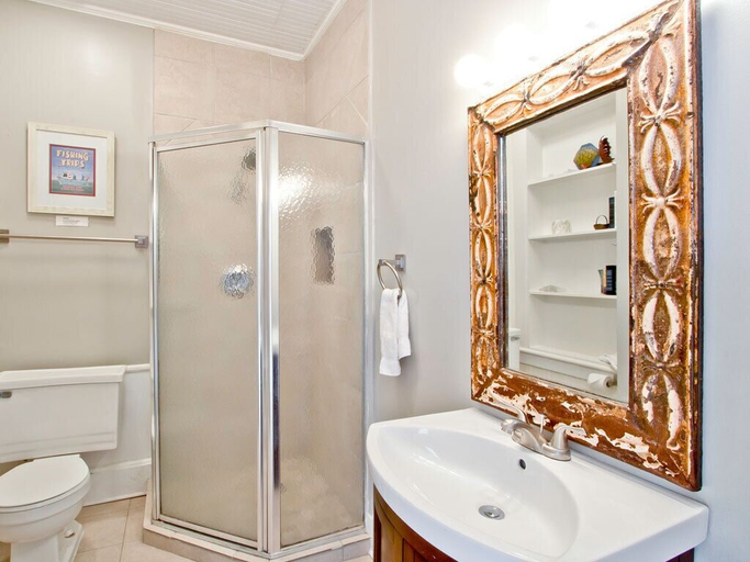 Bathroom 3, Sea View Cottage by Tybee Vacation Rentals, Chatham