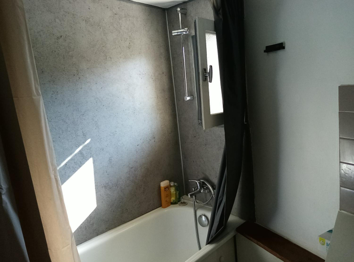 Bathroom 5, L'Appart' Abri velos - Bikes shelter, Vienne