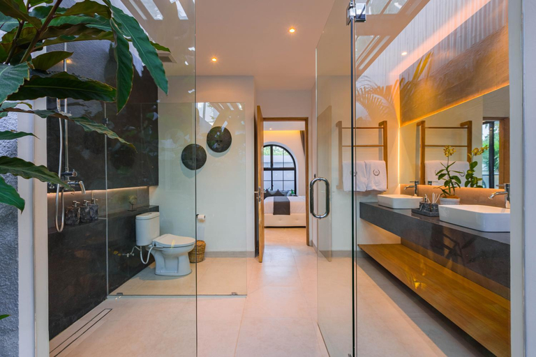 Bathroom 4, Villa Romana, Gianyar