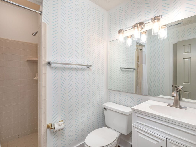 Bathroom 4, Seaside Shenanigans, Chatham