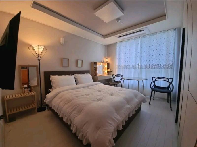 Bedroom 2, Daegu Star BnB, Buk
