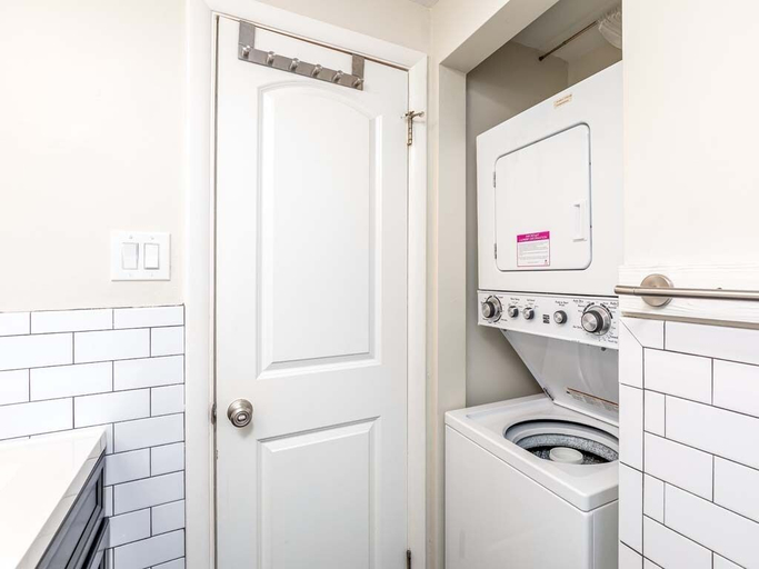 Bathroom 4, The Mary Ann, Chatham
